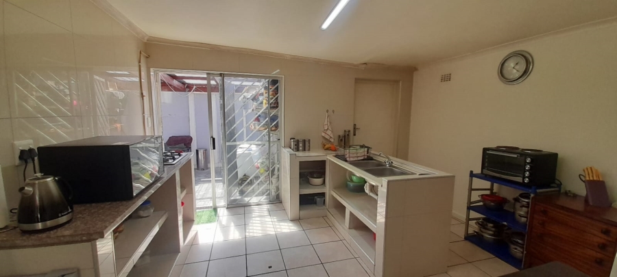 4 Bedroom Property for Sale in Pelican Park Western Cape